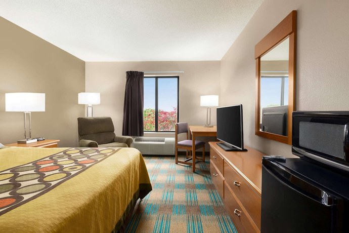 Imagen de la habitación del Hotel Super 8 By Wyndham Hannibal. Foto 13