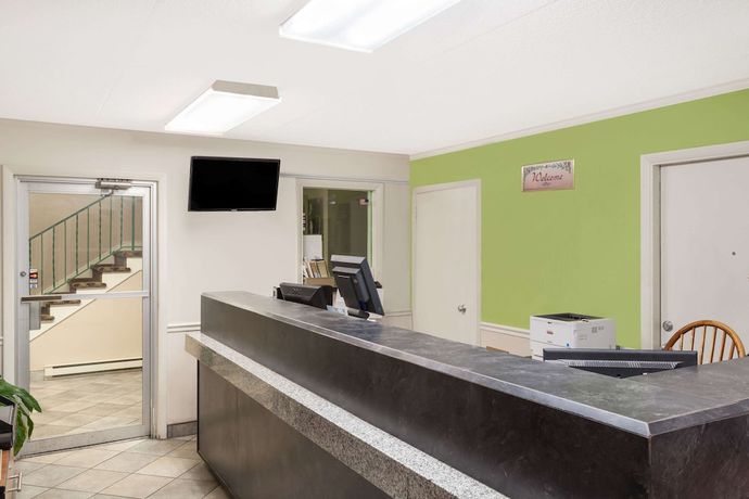 Imagen de los interiores del Hotel Super 8 By Wyndham Harrisburg Hershey West. Foto 13