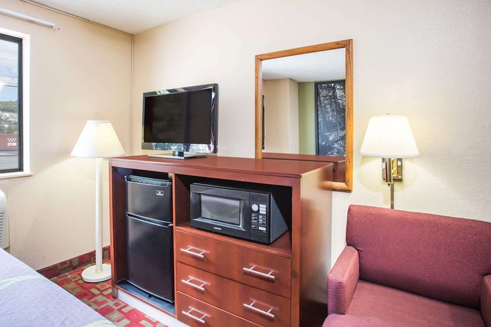 Imagen de la habitación del Hotel Super 8 By Wyndham Harrisonburg. Foto 7