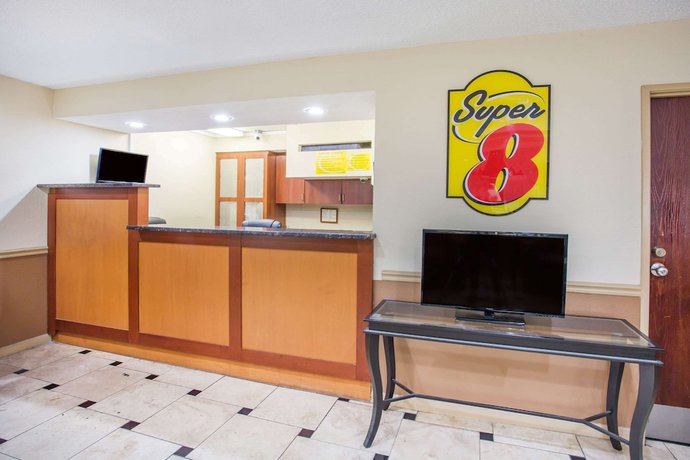 Imagen de los interiores del Hotel Super 8 By Wyndham Harrisonburg. Foto 16