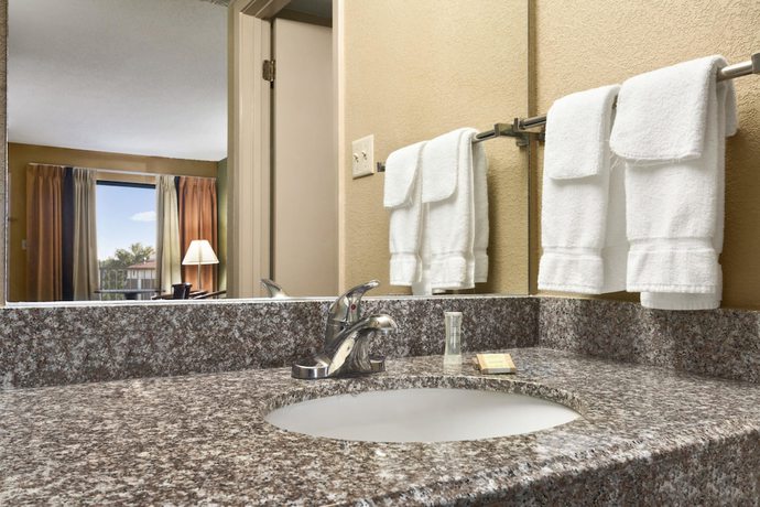 Imagen de la habitación del Hotel Super 8 By Wyndham Hattiesburg North. Foto 9