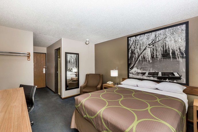 Imagen de la habitación del Hotel Super 8 By Wyndham Hays Ks. Foto 7