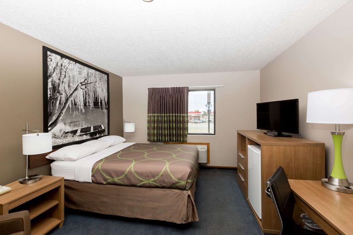 Imagen de la habitación del Hotel Super 8 By Wyndham Hays Ks. Foto 9