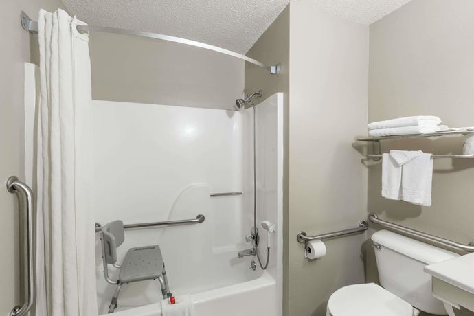 Imagen de la habitación del Hotel Super 8 By Wyndham Hays Ks. Foto 12