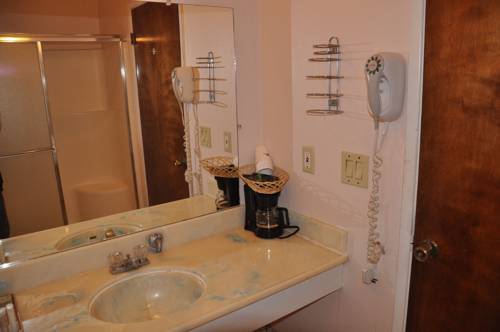 Imagen de la habitación del Hotel Super 8 By Wyndham Hayward Downtown. Foto 2