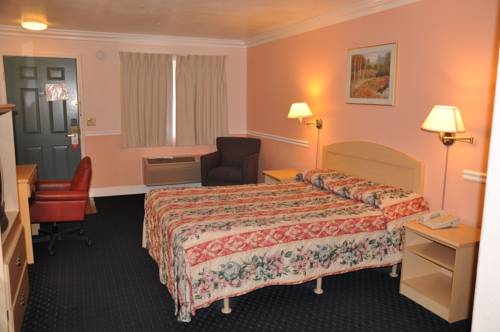 Imagen de la habitación del Hotel Super 8 By Wyndham Hayward Downtown. Foto 12