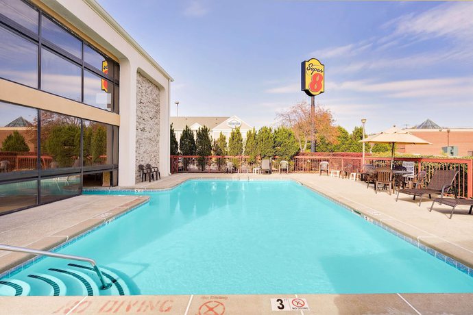 Imagen de la piscina del Hotel Super 8 By Wyndham Hermitage Nashville. Foto 14