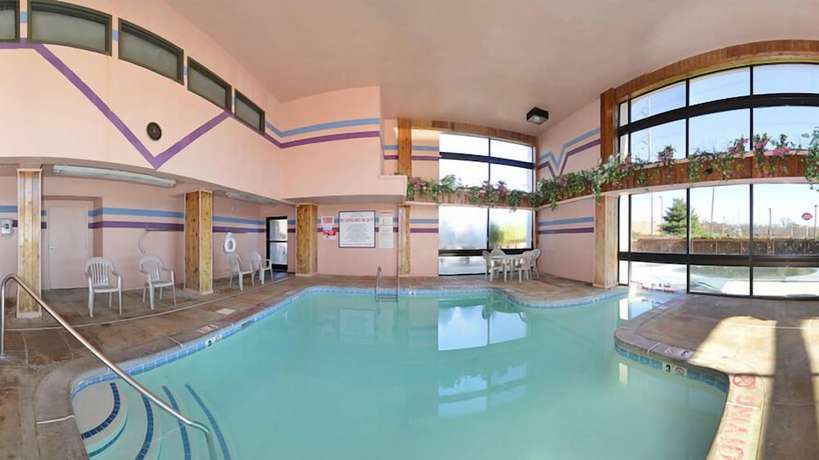 Imagen de la piscina del Hotel Super 8 By Wyndham Hermitage Nashville. Foto 15