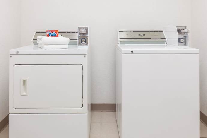 Imagen de los interiores del Hotel Super 8 By Wyndham Hillsboro Tx. Foto 15