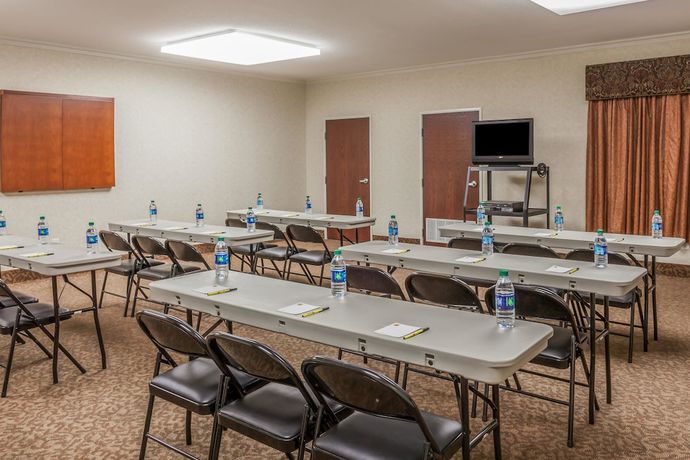 Imagen de los interiores del Hotel Super 8 By Wyndham Hillsboro Tx. Foto 16