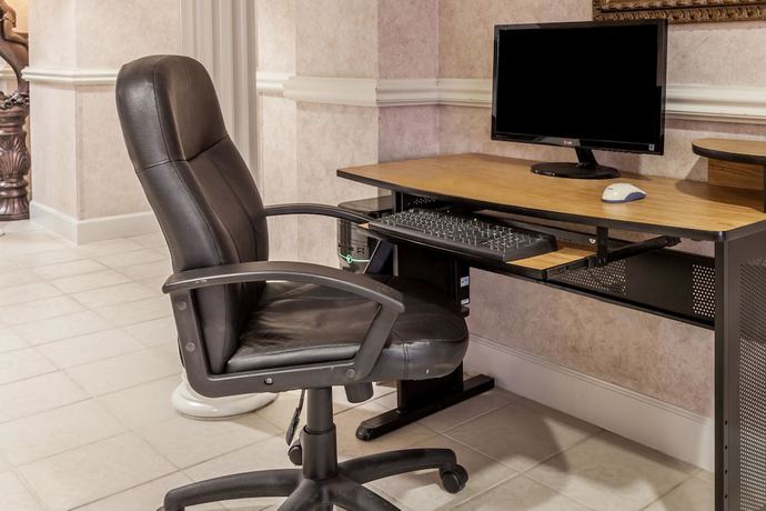 Imagen de los interiores del Hotel Super 8 By Wyndham Hillsboro Tx. Foto 17