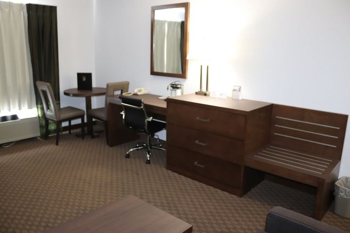 Imagen de la habitación del Hotel Super 8 By Wyndham Hinton. Foto 2