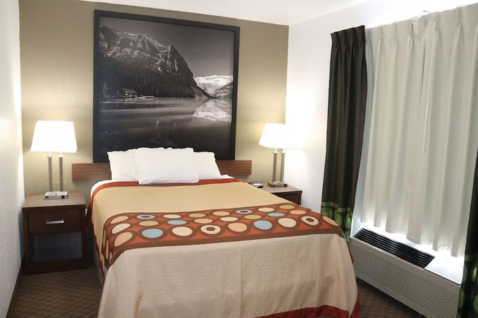 Imagen de la habitación del Hotel Super 8 By Wyndham Hinton. Foto 5