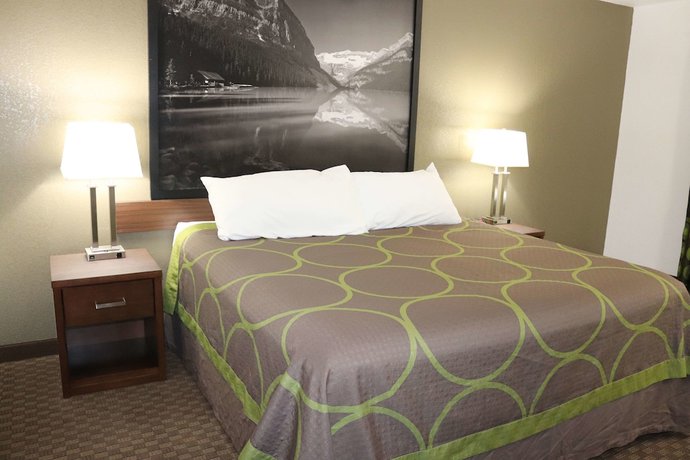 Imagen de la habitación del Hotel Super 8 By Wyndham Hinton. Foto 11