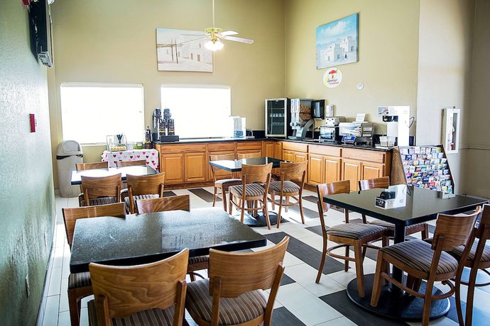 Imagen del bar/restaurante del Hotel Super 8 By Wyndham Holbrook. Foto 4