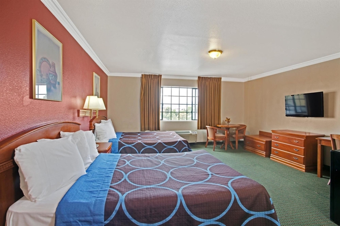 Imagen de la habitación del Hotel Super 8 By Wyndham Hollywood/la Area. Foto 5