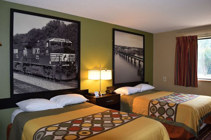 Imagen de la habitación del Hotel Super 8 By Wyndham Homewood Birmingham Area. Foto 8