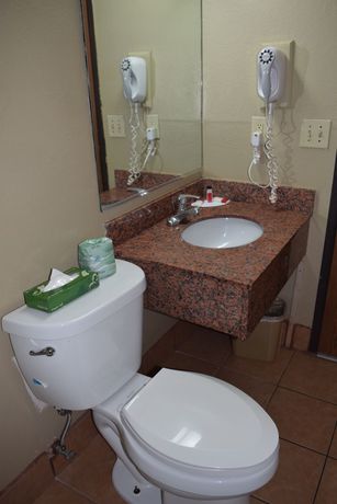 Imagen de la habitación del Hotel Super 8 By Wyndham Homewood Birmingham Area. Foto 14
