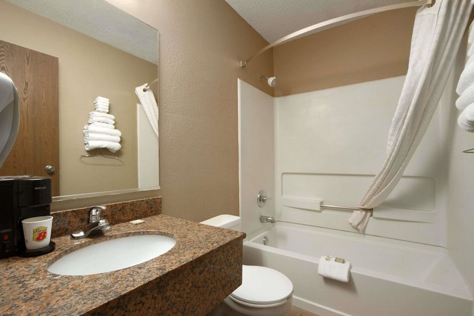 Imagen de la habitación del Hotel Super 8 By Wyndham Homewood Birmingham Area. Foto 16
