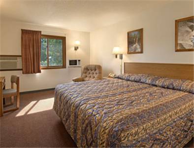 Imagen de la habitación del Hotel Super 8 By Wyndham Hot Springs. Foto 4