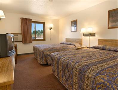 Imagen de la habitación del Hotel Super 8 By Wyndham Hot Springs. Foto 5