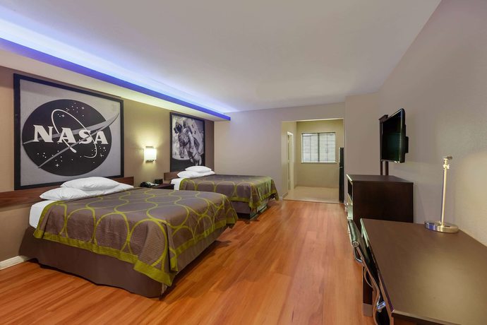 Imagen de la habitación del Hotel Super 8 By Wyndham Houston Northwest Cypress. Foto 4