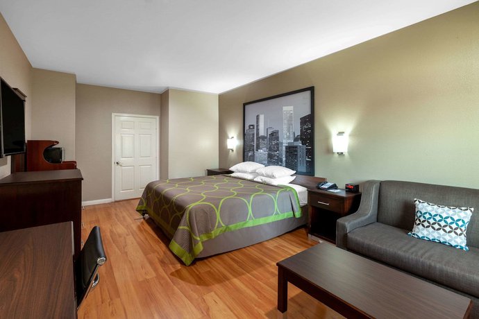 Imagen de la habitación del Hotel Super 8 By Wyndham Houston Northwest Cypress. Foto 9
