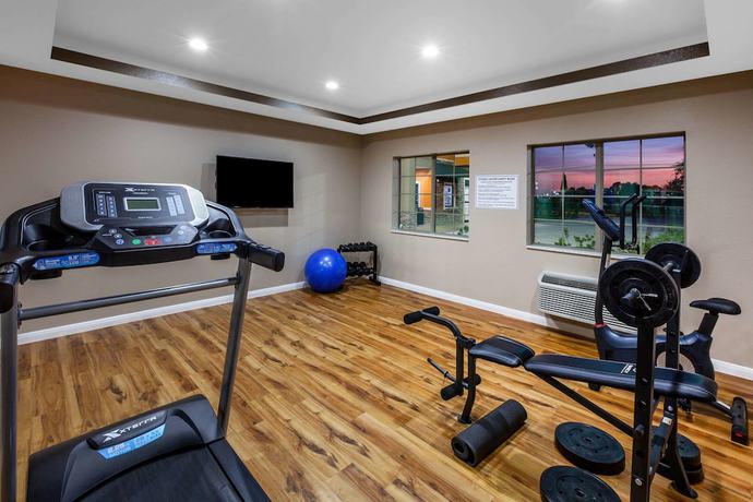 Imagen de los interiores del Hotel Super 8 By Wyndham Houston Northwest Cypress. Foto 17