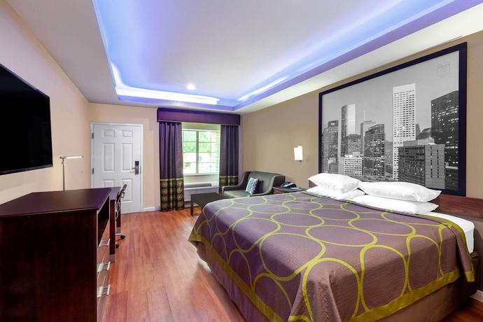 Imagen de la habitación del Hotel Super 8 By Wyndham Houston Northwest Cypress. Foto 10