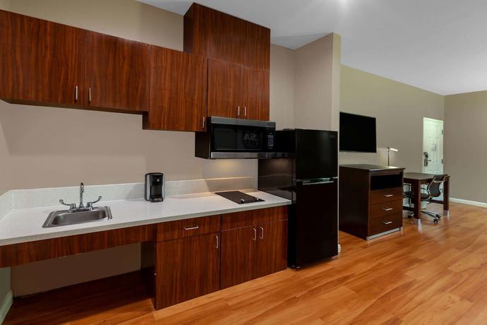 Imagen de la habitación del Hotel Super 8 By Wyndham Houston Northwest Cypress. Foto 11