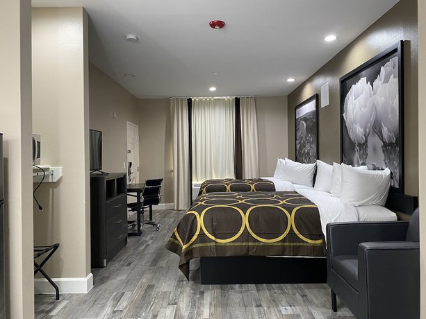Imagen de la habitación del Hotel Super 8 By Wyndham Houston Nw Beltway 8/west Rd. Foto 12