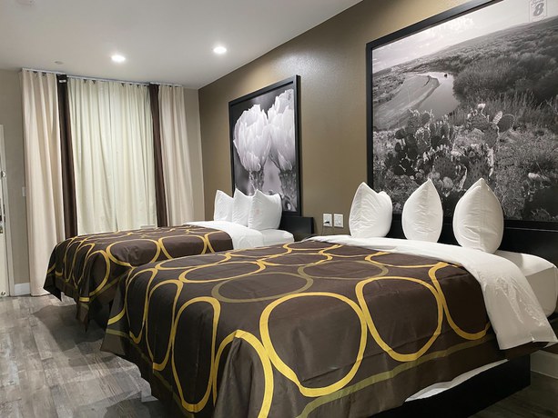 Imagen de la habitación del Hotel Super 8 By Wyndham Houston Nw Beltway 8/west Rd. Foto 15