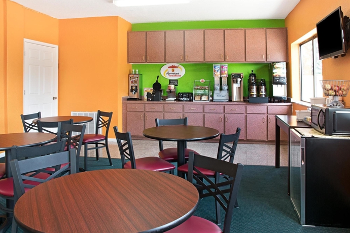 Imagen del bar/restaurante del Hotel Super 8 By Wyndham Houston/brookhollow Nw. Foto 5
