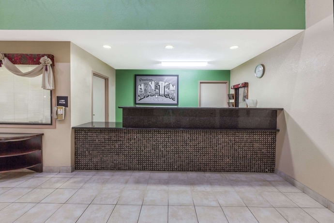 Imagen de los interiores del Hotel Super 8 By Wyndham Houston/downtown/i-610. Foto 10