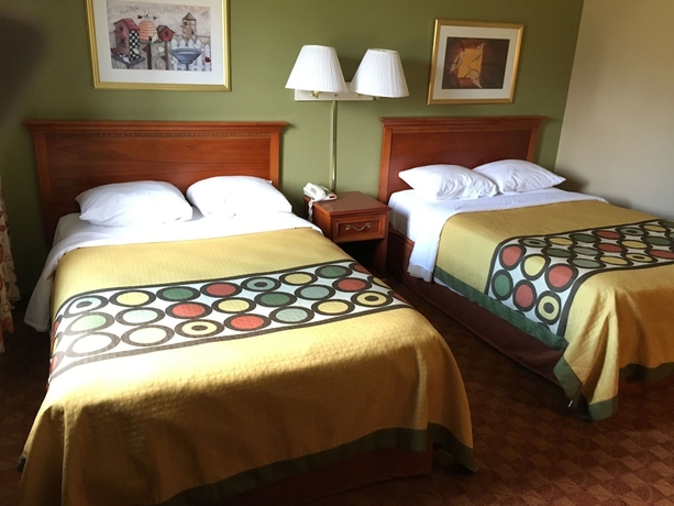 Imagen de la habitación del Hotel Super 8 By Wyndham Howe. Foto 5