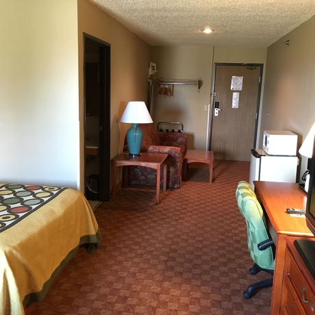 Imagen de la habitación del Hotel Super 8 By Wyndham Howe. Foto 13