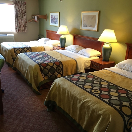 Imagen de la habitación del Hotel Super 8 By Wyndham Howe. Foto 16