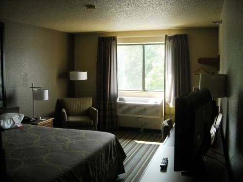 Imagen de la habitación del Hotel Super 8 By Wyndham Hull Street Midlothian / Richmond Area. Foto 6
