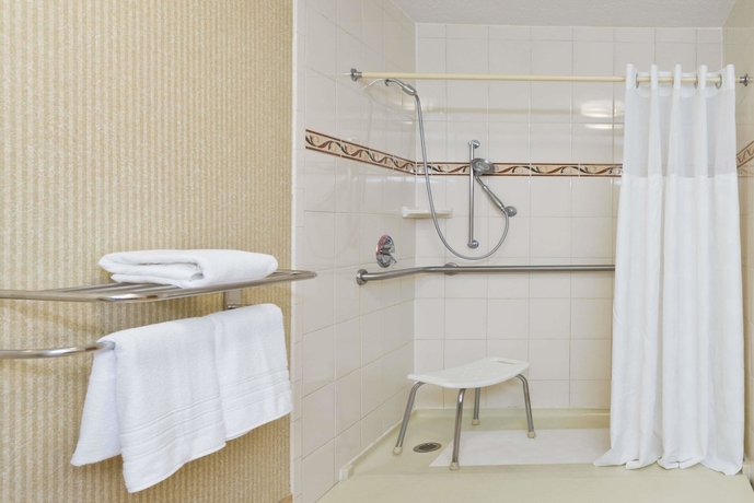 Imagen de la habitación del Hotel Super 8 By Wyndham Huntersville/charlotte Area. Foto 11