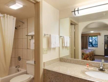 Imagen de la habitación del Hotel Super 8 By Wyndham Idabel. Foto 10