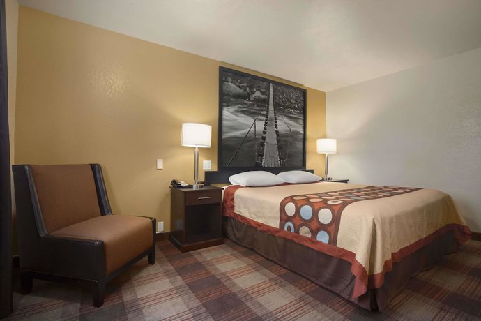 Imagen de la habitación del Hotel Super 8 By Wyndham Idaho Falls. Foto 9
