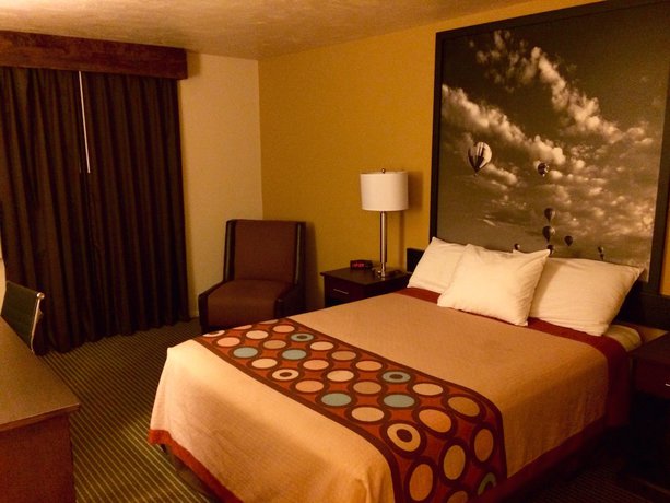 Imagen de la habitación del Hotel Super 8 By Wyndham Idaho Falls. Foto 10