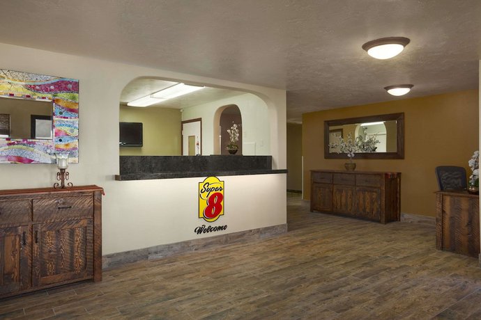 Imagen de los interiores del Hotel Super 8 By Wyndham Idaho Falls. Foto 19