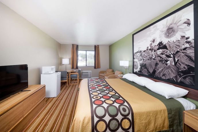 Imagen de la habitación del Hotel Super 8 By Wyndham Independence. Foto 9