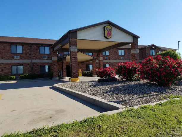 Imagen de los exteriores del Hotel Super 8 By Wyndham Independence. Foto 14