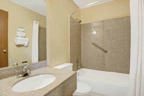 Imagen de la habitación del Hotel Super 8 By Wyndham Independence Kansas City. Foto 5