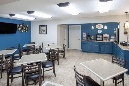 Imagen de la habitación del Hotel Super 8 By Wyndham Independence Kansas City. Foto 8
