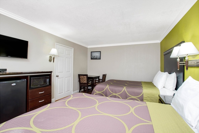Imagen de la habitación del Hotel Super 8 By Wyndham Inglewood/lax/la Airport. Foto 6