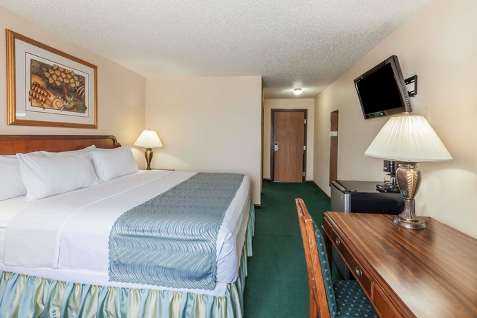 Imagen de la habitación del Hotel Super 8 By Wyndham Irving Dfw Airport/south. Foto 3