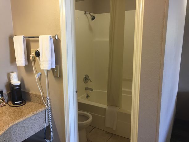 Imagen de la habitación del Hotel Super 8 By Wyndham Jackson. Foto 4